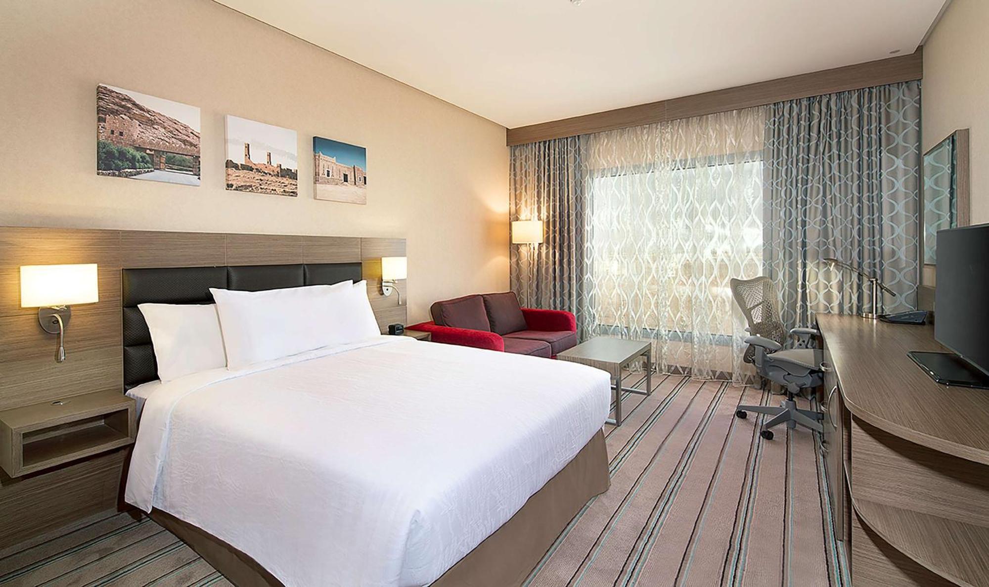 Hilton Garden Inn Tabuk Exterior photo