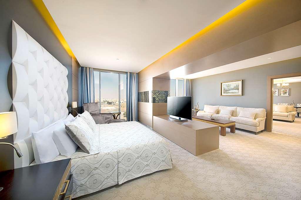 Hilton Garden Inn Tabuk Room photo