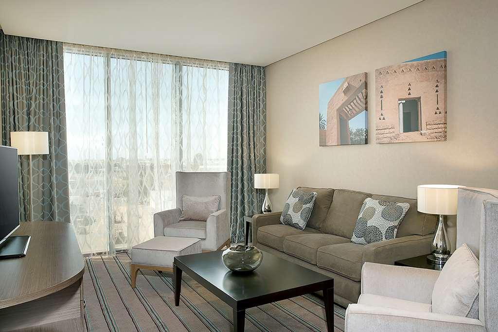 Hilton Garden Inn Tabuk Room photo